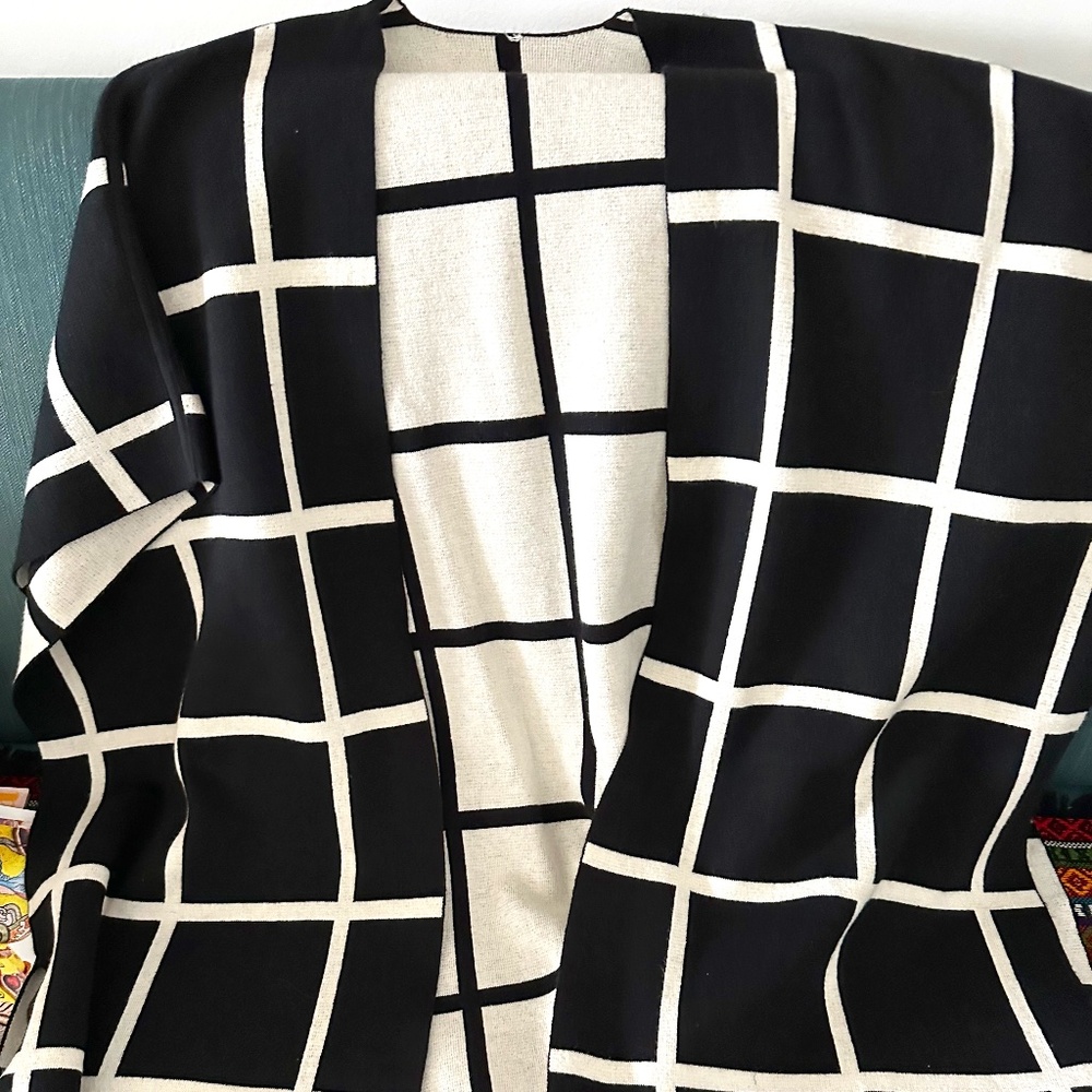 Reversible windowpane acrylic topper